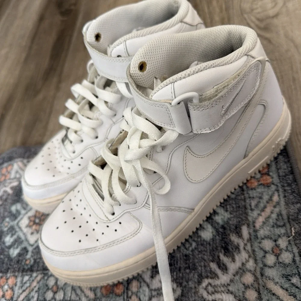 Nike Men's Air Force 1 '07 Mid White - Men's Size 7.5